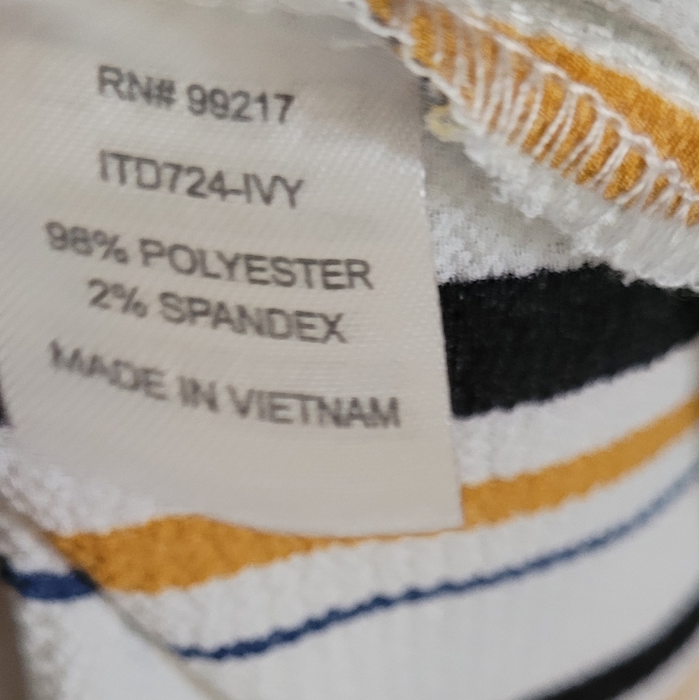 ❤️ 3/$10 High-Low Top - Picture 6 of 10